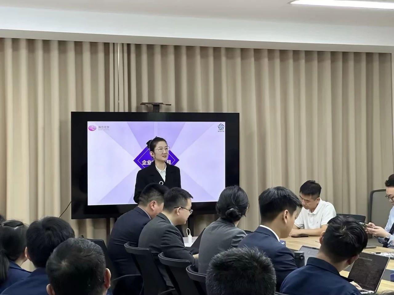 瑞爾光學(xué)&新易咨詢?nèi)瞬虐l(fā)展項(xiàng)目和企業(yè)文化項(xiàng)目正式啟動(dòng)(圖6)