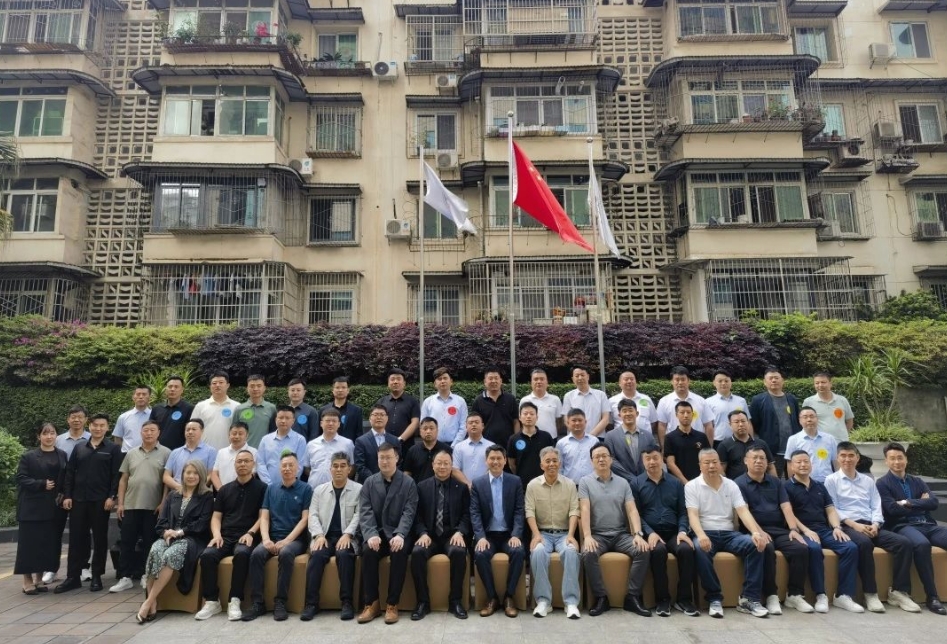 合益榮&新易咨詢?nèi)瞬虐l(fā)展項目三期“領(lǐng)袖計劃”正式啟動(圖1)